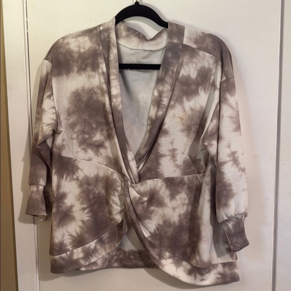 Como Vintage Brown and White V-Neck Sweater